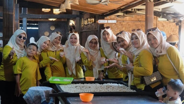 senyuman di setiap moment 🤗@wisata vw magelang📸 @alfiandwsptr pesan sekarang juga dan dapatkan.jpg