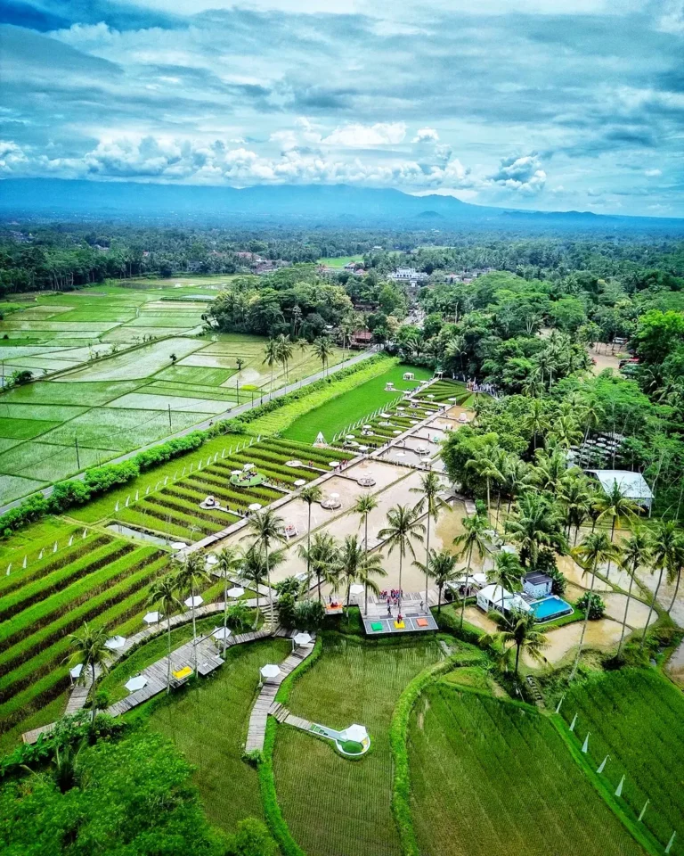 thanks for coming to svargabumi borobudur 😊.repostpict by @fdzakyp.wisatajogja m.webp