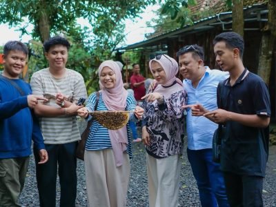 Home Family Trip 🤍🩷@wisata Vw Magelang📸 @davaardhana Pesan Sekarang Juga Dan Dapatkan Jadwalnya 🐮jpg.jpg Rrsvj51bk4reu7xjcvt2eeouaocy5oc3iqqa2crjjs